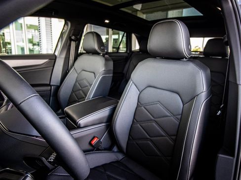 New 2026 Volkswagen Atlas Cross Sport SE image 28