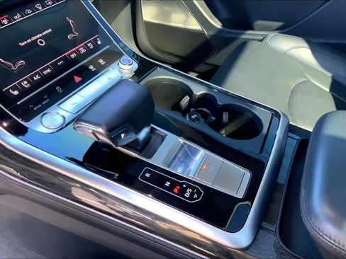 Used 2019 Audi Q8 Prestige w/ Luxury Package AWD/4WD image 25