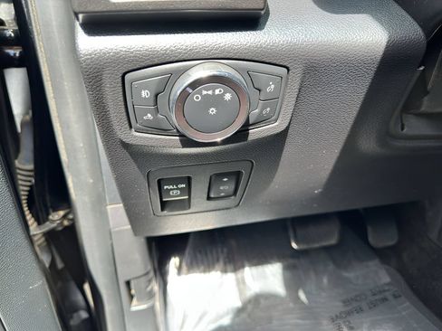 Used 2018 Ford F150 XLT w/ Equipment Group 302A Luxury AWD/4WD image 13