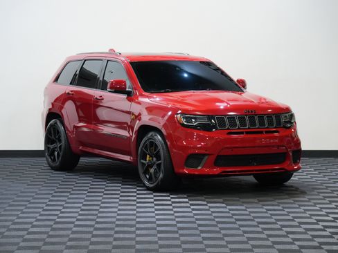 Used 2019 Jeep Grand Cherokee Trackhawk w/ Trailer Tow Group IV AWD/4WD image 5