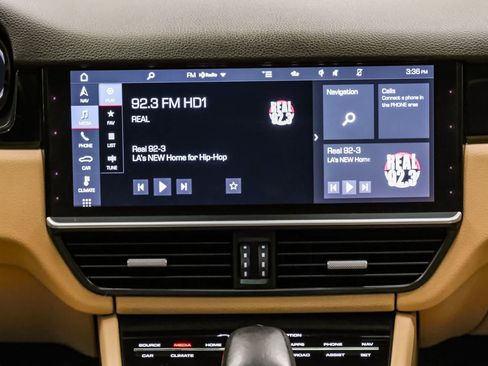 Used 2020 Porsche Cayenne S AWD/4WD image 17