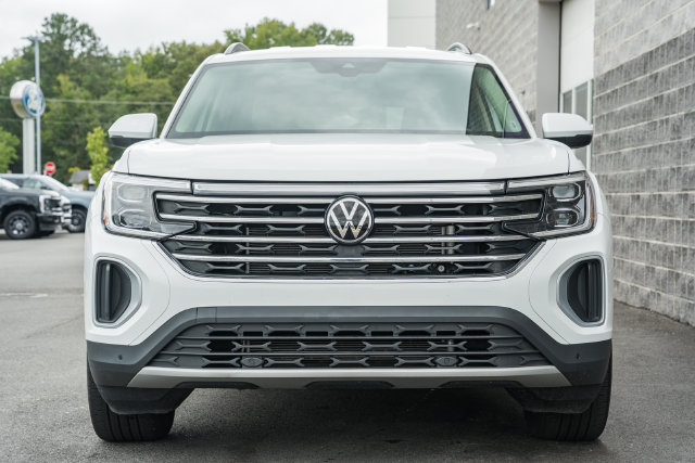 Used 2025 Volkswagen Atlas SE AWD/4WD image 3
