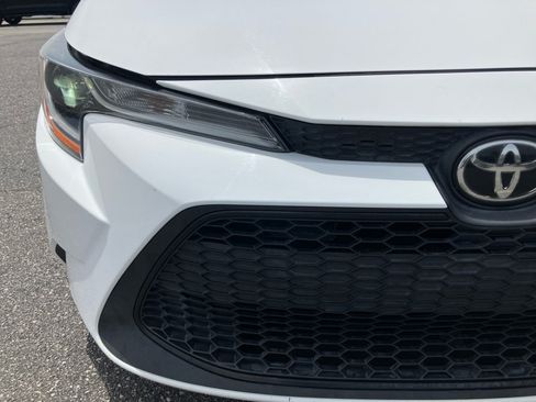 Used 2020 Toyota Corolla LE FWD image 28