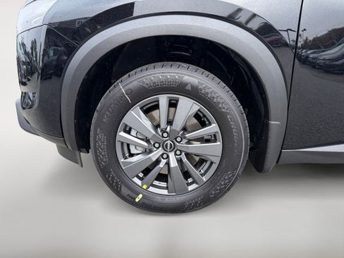 New 2025 Nissan Pathfinder SV image 36