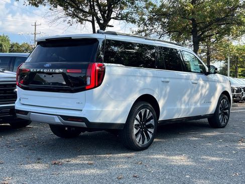 New 2025 Ford Expedition Max Platinum w/ Driver's Package image 4