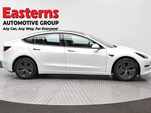 Used 2023 Tesla Model 3 Standard Range image 4