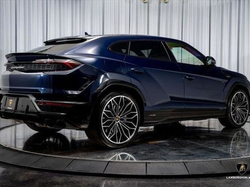 Used 2025 Lamborghini Urus SE AWD/4WD image 15