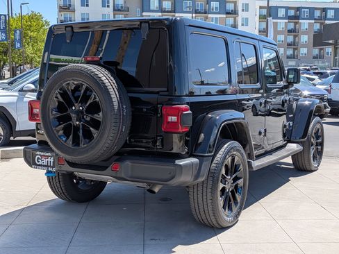 Used 2022 Jeep Wrangler Unlimited Sahara w/ Cold Weather Group AWD/4WD image 3