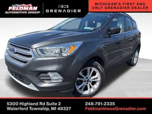 Used 2017 Ford Escape SE w/ Equipment Group 201A image 1
