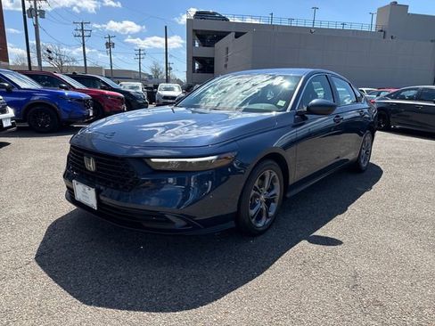 Used 2023 Honda Accord EX image 1