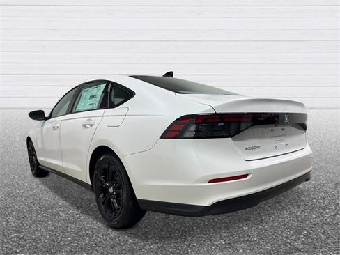 New 2025 Honda Accord SE image 3