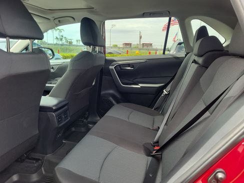 Used 2025 Toyota RAV4 XLE w/ Convenience Package FWD image 18