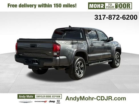 Used 2019 Toyota Tacoma TRD Sport image 7