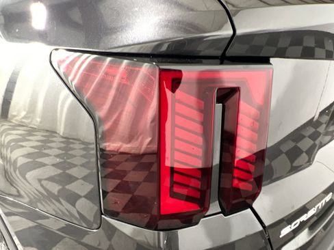 Used 2025 Kia Sorento SX Prestige image 16