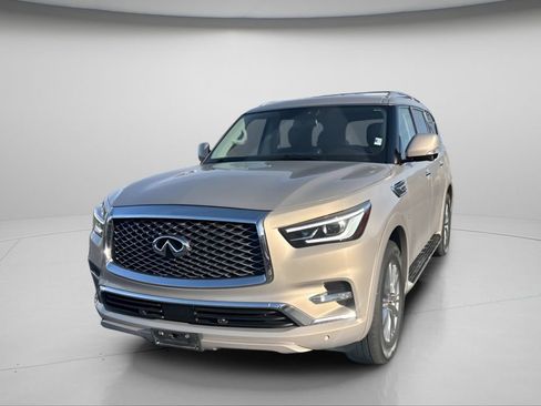 Used 2018 INFINITI QX80 Base w/ Driver Assistance Package image 9