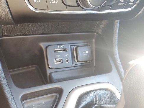 Used 2016 Jeep Cherokee Latitude w/ Cold Weather Group image 20