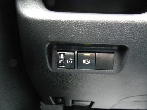 Used 2025 Toyota RAV4 LE AWD/4WD image 16