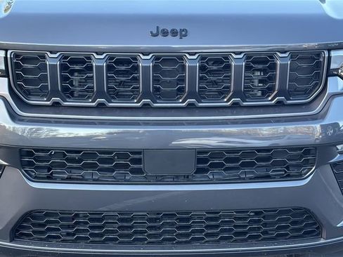 New 2026 Jeep Grand Cherokee Limited image 9