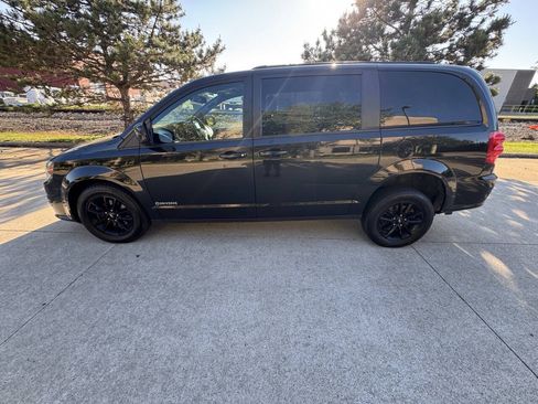 Used 2019 Dodge Grand Caravan GT FWD image 9