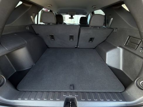 Used 2024 Chevrolet Equinox LT FWD image 27