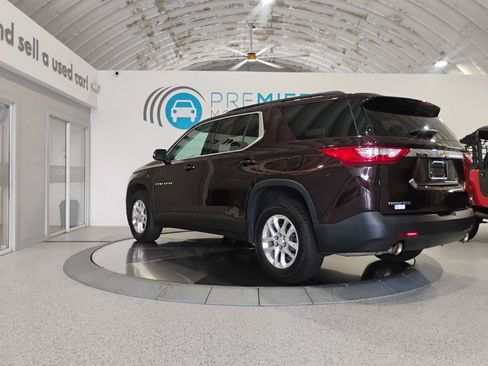 Used 2021 Chevrolet Traverse LT FWD image 3