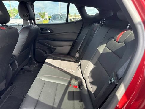 Used 2024 Chevrolet Trax RS FWD image 18