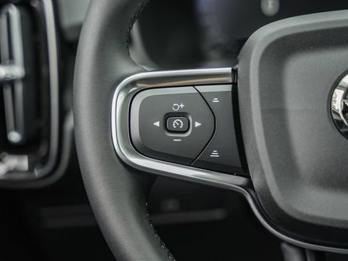 New 2026 Volvo XC40 B5 Plus w/ Climate Package AWD/4WD image 32