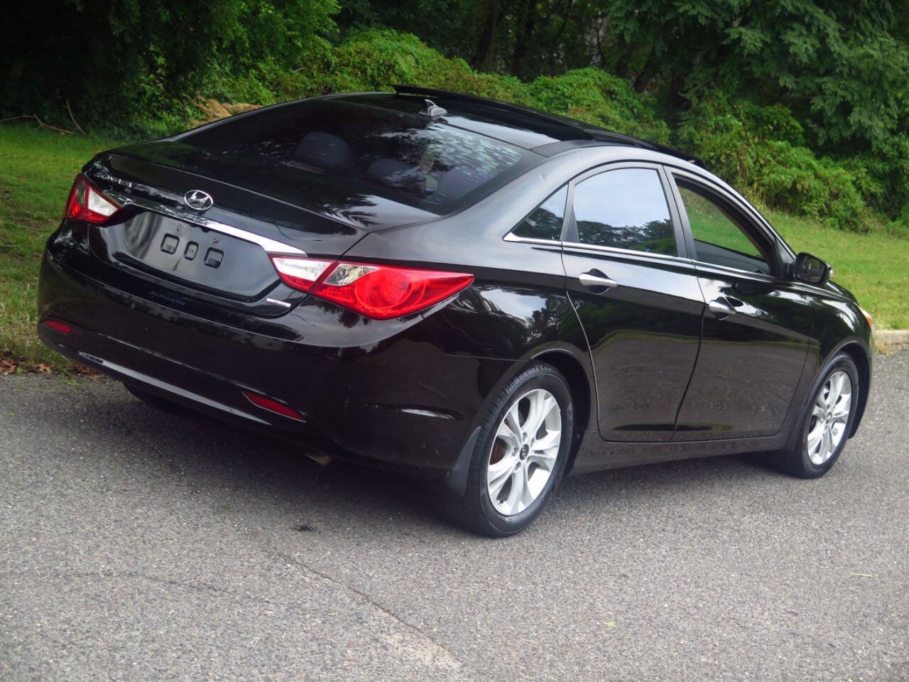 Used 2013 Hyundai Sonata Limited w/ Premium Pkg FWD image 24