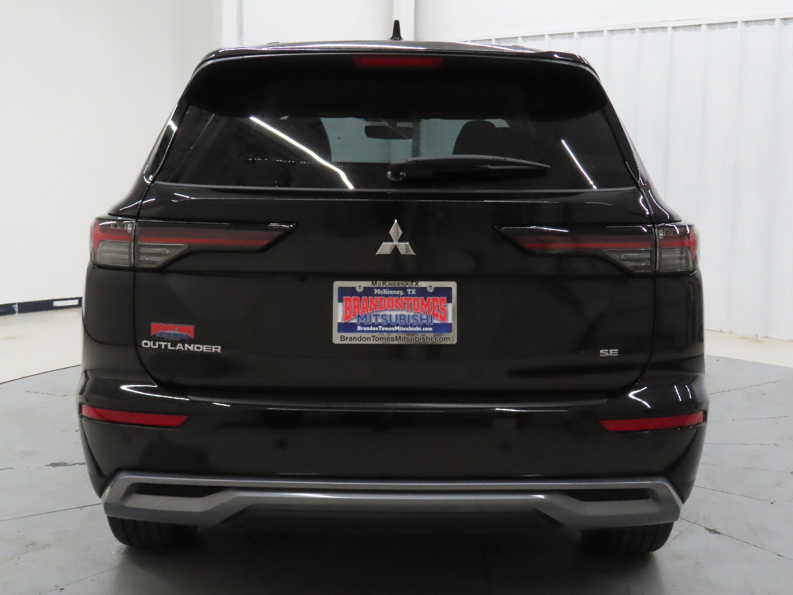New 2026 Mitsubishi Outlander SE FWD image 4