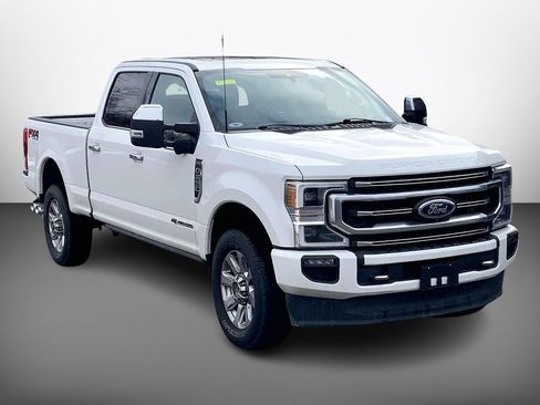 Used 2021 Ford F250 Platinum w/ FX4 Off-Road Package image 3