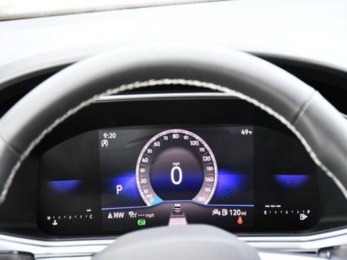 New 2026 Volkswagen Taos SE image 24