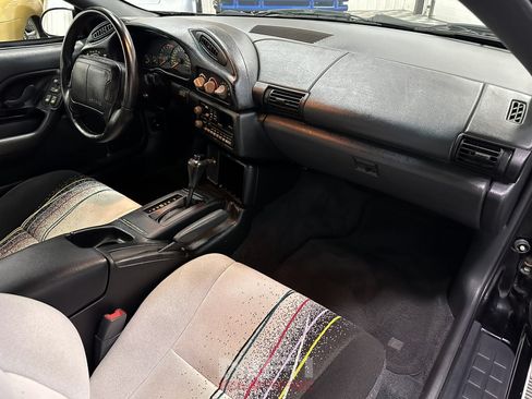 Used 1993 Chevrolet Camaro Z28 RWD image 34