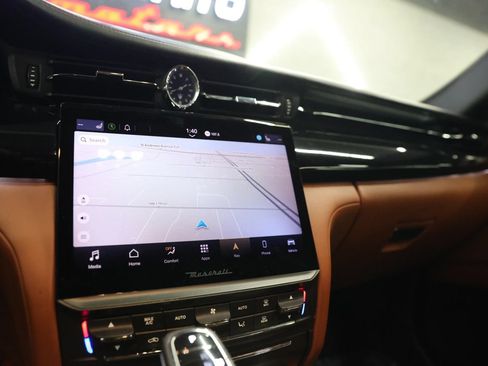 Used 2021 Maserati Quattroporte S RWD image 28