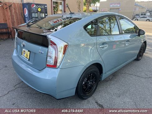Used 2013 Toyota Prius Three image 9