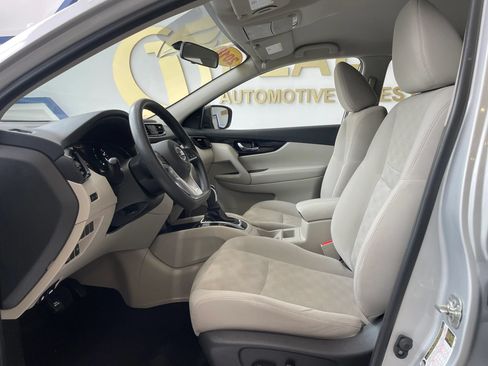 Used 2018 Nissan Rogue Sport SV AWD/4WD image 9
