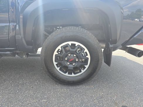 Used 2024 Toyota Tacoma TRD Off-Road AWD/4WD image 34
