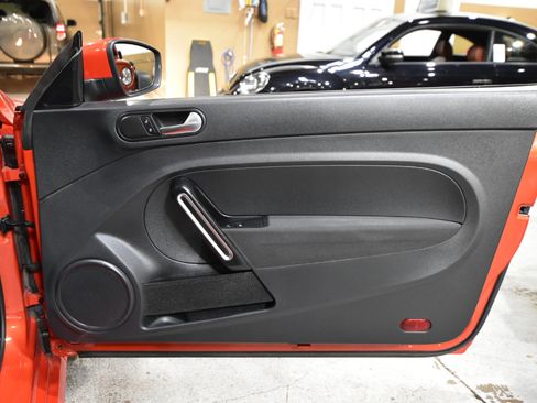 Used 2019 Volkswagen Beetle 2.0T S image 32