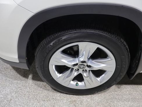 Used 2019 Toyota Highlander Limited AWD/4WD image 9