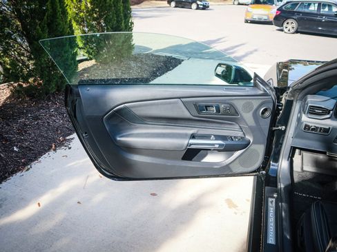 Used 2025 Ford Mustang Premium image 14