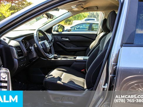 Used 2025 Nissan Rogue SV FWD image 16