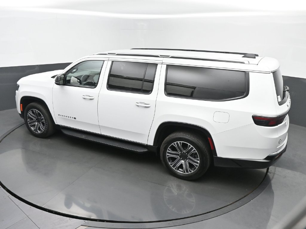 Used 2024 Jeep Wagoneer L Series II AWD/4WD image 45