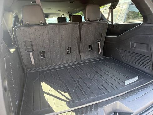 Used 2021 Chevrolet Suburban LT AWD/4WD image 8