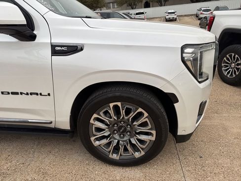 Used 2023 GMC Yukon XL Denali Ultimate image 4