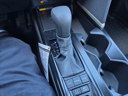 Used 2026 Toyota Camry LE image 28