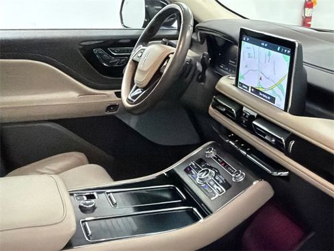 Used 2022 Lincoln Aviator Reserve w/ Equipment Group 201A image 10