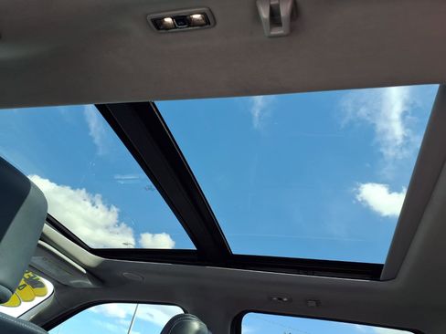 Used 2023 Ford F450 Limited w/ FX4 Off-Road Package image 20