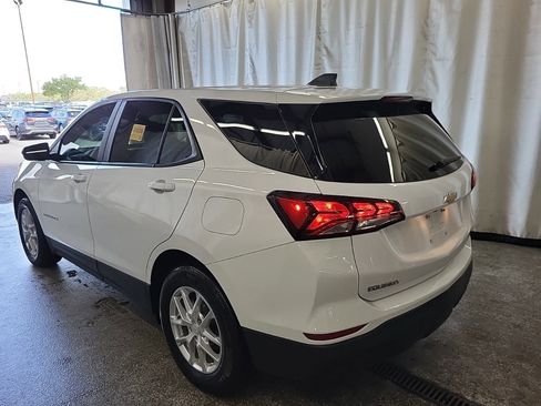 Used 2024 Chevrolet Equinox LS w/ LS Convenience Package FWD image 2