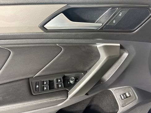 Used 2024 Volkswagen Tiguan SE FWD image 23