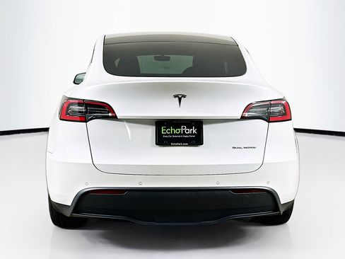 Used 2021 Tesla Model Y Long Range AWD/4WD image 7