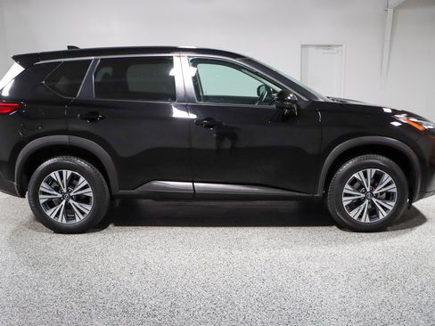 Used 2022 Nissan Rogue SV AWD/4WD image 6